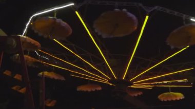 çok renkli ışık yanıp sönen