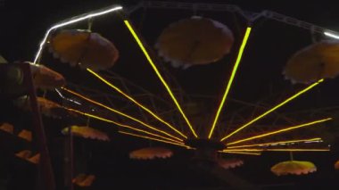 çok renkli ışık yanıp sönen