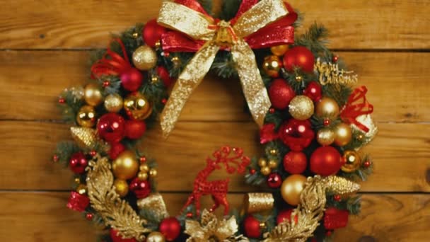 Christmas wreath closeup — Stock Video