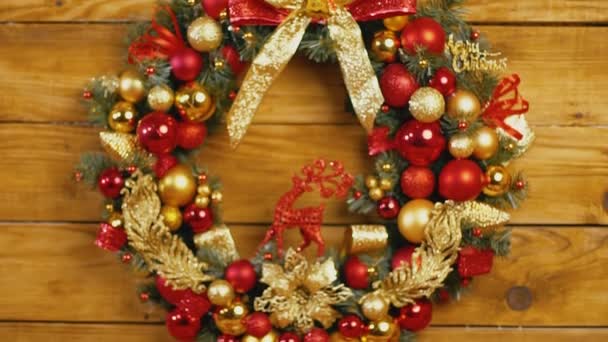 Christmas wreath closeup — Stock Video