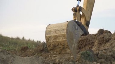 tarak kamyon yükler