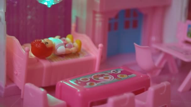 Складывающийся детский домик игрушек — стоковое видео