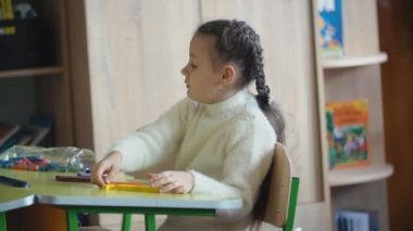 Kız Tasarımcısı ile çalış