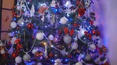 Madalyalı Noel ağacı