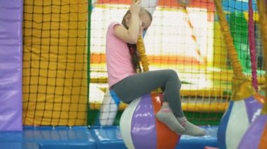 Kız engelleri ile cazibe geçirir