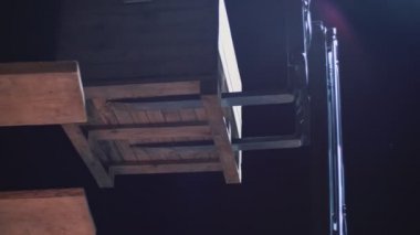 elma ile büyük kutular yükleme yükleyici
