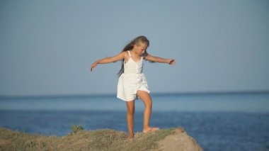 arka planda deniz kızı