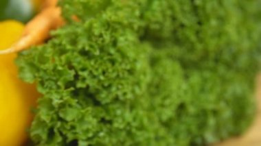 Domates, biber ve brokoli.