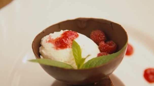 Helado de chocolate blanco — Vídeos de Stock