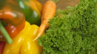 Domates, lahana ve biber.