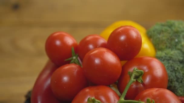 Col de tomate y pimienta — Vídeos de Stock