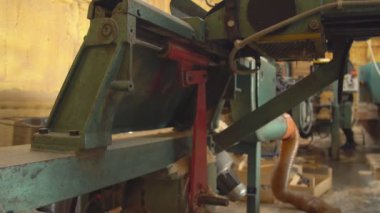 Makinenin bir parçası hareket ediyor