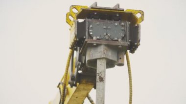 Beton sütunları tıkıyor