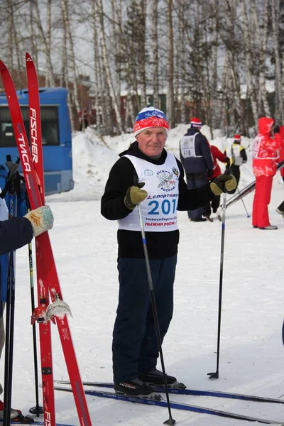 Ski de masse russe Ski Russie. Vacances sportives pour tous — Photo