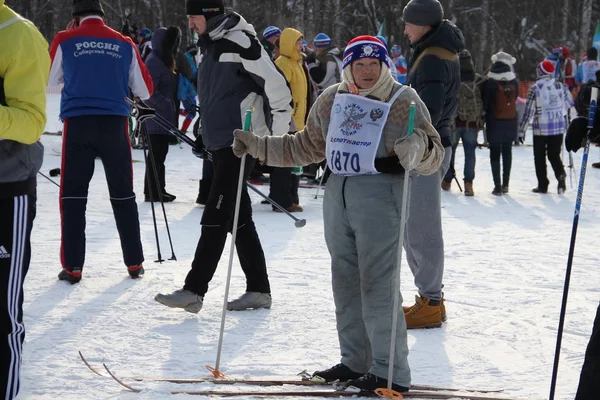 Ski de masse russe Ski Russie. Vacances sportives pour tous — Photo