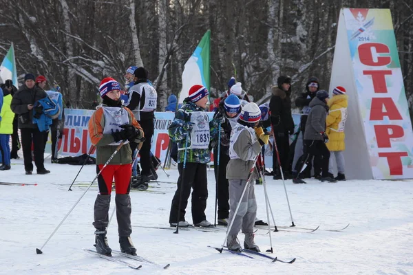 Gara di sci di massa All-Russian Ski Russia. Vacanza sportiva per chiunque — Foto Stock