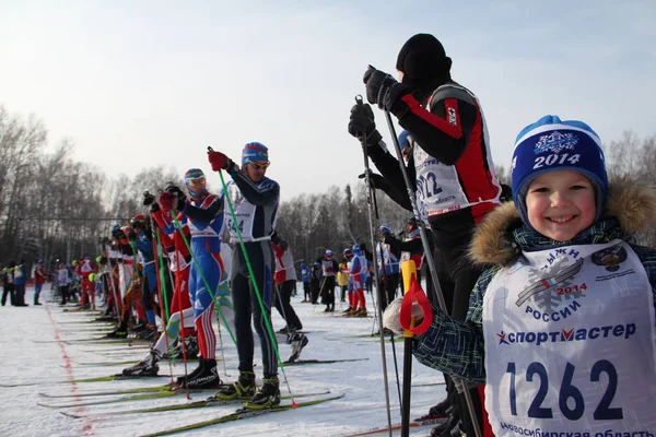 Gara di sci di massa All-Russian Ski Russia. Vacanza sportiva per chiunque — Foto Stock