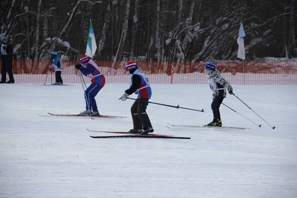Ski de masse russe Ski Russie. Vacances sportives pour tous — Photo