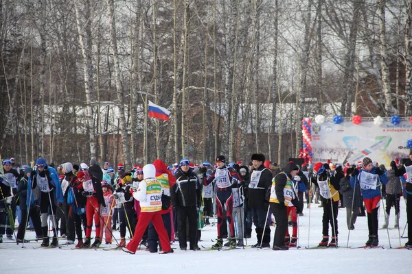 Ski de masse russe Ski Russie. Vacances sportives pour tous — Photo