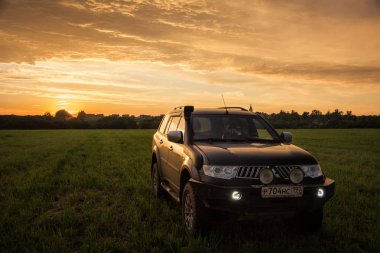 SUV Mitsubishi Pajero spor, Moskova, Rusya Federasyonu. 06-19-2016