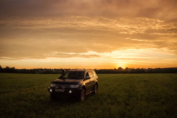 SUV Mitsubishi Pajero spor, Moskova, Rusya Federasyonu. 06-19-2016