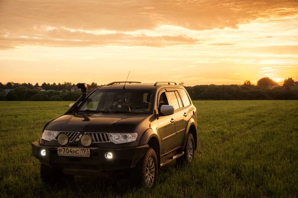 SUV Mitsubishi Pajero spor, Moskova, Rusya Federasyonu. 06-19-2016