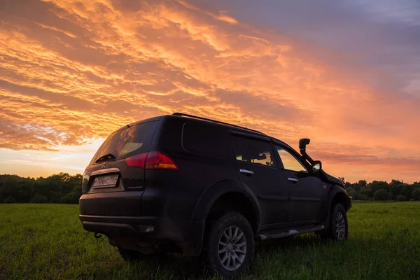 SUV Mitsubishi Pajero spor, Moskova, Rusya Federasyonu. 06-19-2016