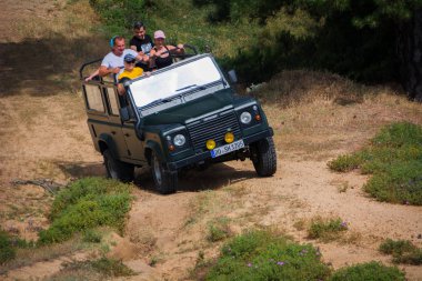 Land Rover Defender 110 suv. Sithonia, Yunanistan 2014-06-27