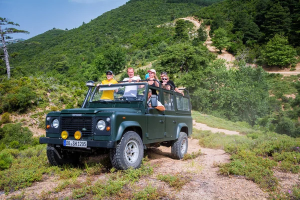 Land Rover Defender 110 suv. Sithonia, Yunanistan 2014-06-27