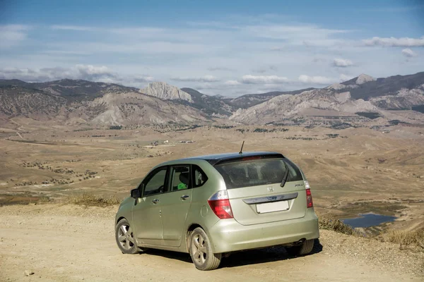 Honda Coche Está Conduciendo Montaña Meganom República Crimea Octubre 2015 — Foto de Stock
