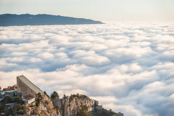 Dağ sırası Ai-Petri, Kırım Cumhuriyeti.