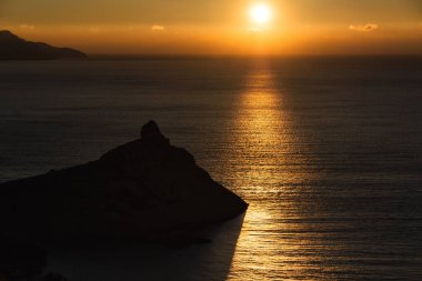 Şafak Novyi Svit (yeni ışık) köyü yakınlarında. Şehir bölge Sudak, Kırım Cumhuriyeti.