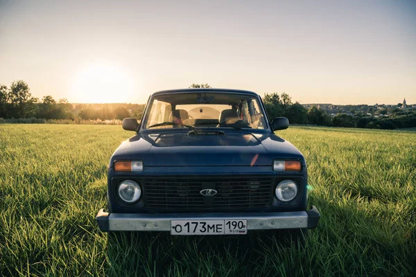 Blauer Sowjetischer Und Russischer Geländewagen Vaz 2121 21214 Moskau Russland — Stockfoto