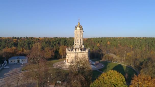 杜布罗维特西圣母教堂 位于俄罗斯莫斯科地区波多尔斯克区杜布罗维思村 这座寺庙建于1704年 — 图库视频影像