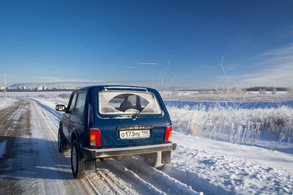 Μόσχα Ρωσία Ιανουαρίου 2014 Ρωσική Road Αυτοκινήτων Lada Niva — Φωτογραφία Αρχείου