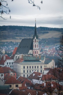 Cesky Krumlov, South Bohemian Region, Çek Cumhuriyeti - 4 Ocak 2014: Eski Çek şehrin sokaklarında görünümünü