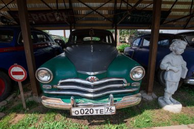 Myshkin, Rusya - 8 Temmuz 2013: Müzesi retro otomobil: Gaz-M20v Pobeda