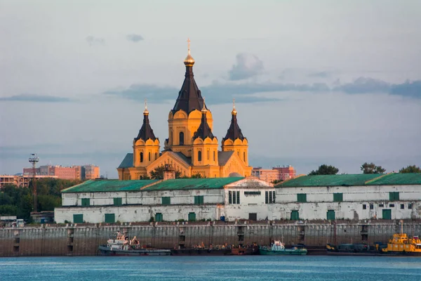 Nizhny Novgorod Rusia Juli 2013 Katedral Alexander Nevsky Pemandangan Jalan — Stok Foto