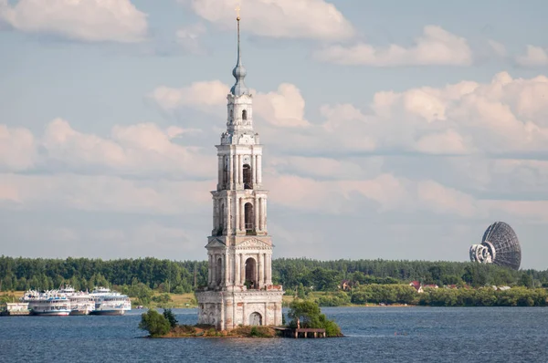 Kalyazin Óblast Tver Rusia Julio 2013 Inundación Del Campanario Campanario —  Fotos de Stock