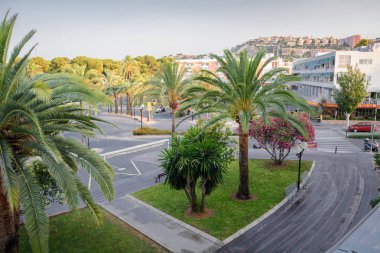 Santa Ponsa, Mallorca, İspanya - 24 Temmuz 2013: Sokak görünümü çare Santa Ponsa şehir yaz aylarında