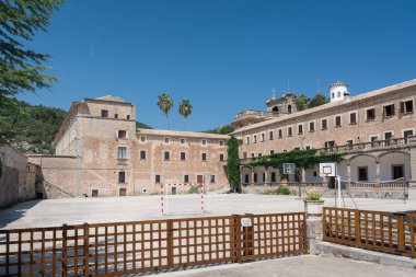 Mallorca, İspanya - 19 Temmuz 2013: Santuari de Lluc. Mallorca Adası üzerinde ünlü manastır görünümünü