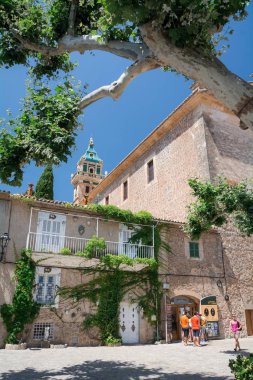 Mallorca, Balear Adaları, İspanya - 21 Temmuz 2013: Valldemossa Charterhouse (Valldemossa Carthusian Manastırı)