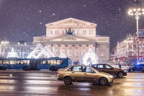 Moscow Russia December 2018 Traffic Theater Square Bolshoi Theater Moscow — Stock Photo, Image