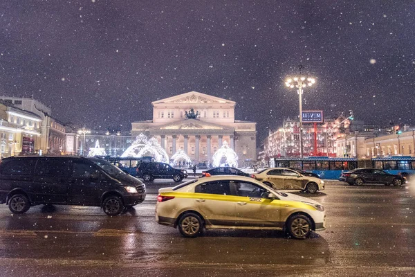 Μόσχα Ρωσία Δεκεμβρίου 2018 Κυκλοφορία Στην Πλατεία Θεάτρου Κοντά Στο — Φωτογραφία Αρχείου