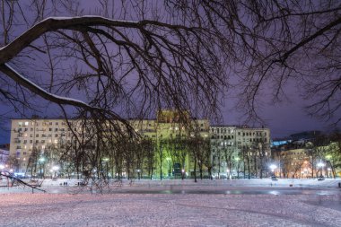 Moskova, Rusya - 26 Ocak 2018: Görünüm Patrik'ın havuz (Patriarshiye havuzları) yakın çevrenin. Stalinist mimari tarzı ev örnekleri