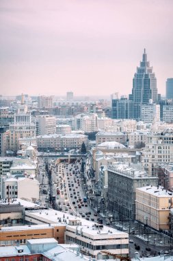 Moskova, Rusya - 9 Ocak 2019: Triumfalnaya Meydanı, Bahçe yüzük ve Oruzheyny gökdelen görünümünü