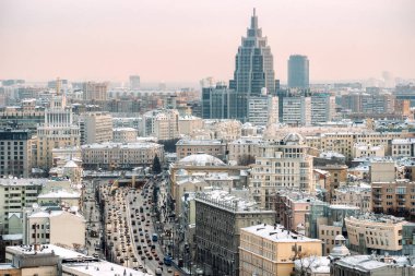 Moskova, Rusya - 9 Ocak 2019: Triumfalnaya Meydanı, Bahçe yüzük ve Oruzheyny gökdelen görünümünü