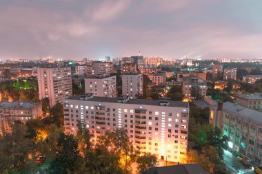 Moskova, Rusya - 20 Temmuz 2018: Moskova'nın uyku bölgesinin gece manzarası