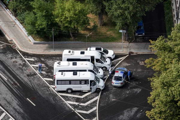 Moskova Rusya Temmuz 2018 Trafik Polisi Sürücülere Yanlış Yere Park — Stok fotoğraf