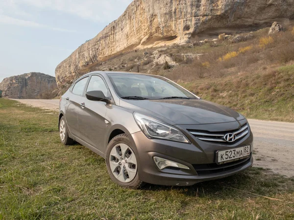 Sebastopol República Crimea Marzo 2019 Coche Hyundai Solaris Está Aparcado — Foto de Stock
